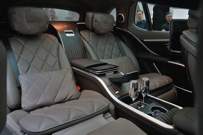 Háromtonnás luxusbálna – Elsőként ültünk az új csúcs-Merciben! 13