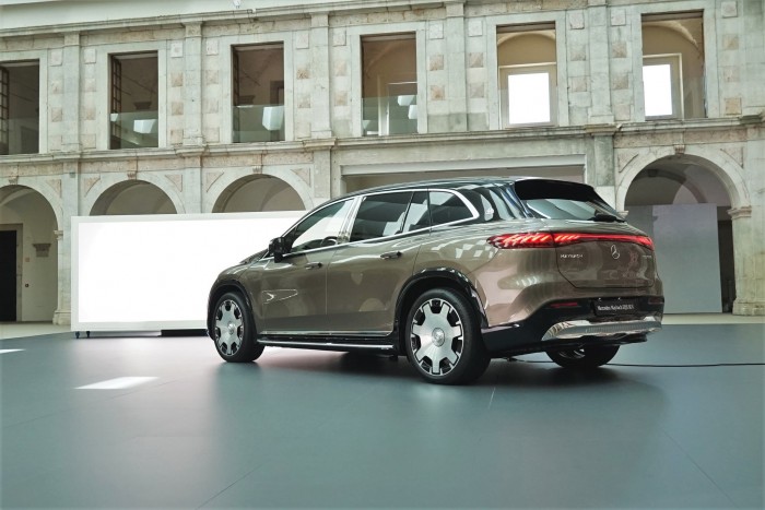 Háromtonnás luxusbálna – Elsőként ültünk az új csúcs-Merciben! 18