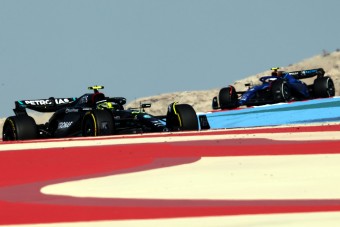 F1: Súlyos feltételt szabott a Mercedes