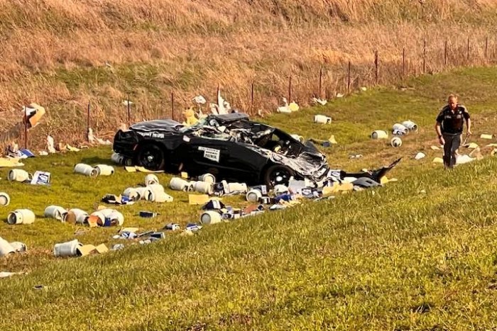 Teljesen kivasaltak egy balesethez riasztott rendőrautót az autópályán 3