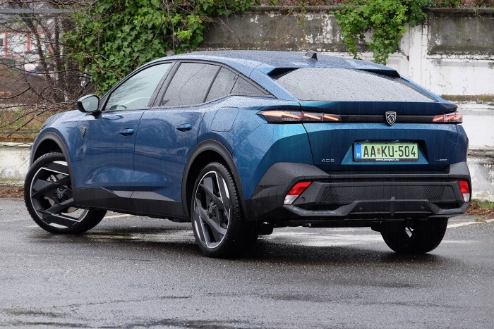 Ilyen autók menthetik meg a világot a SUV-októl 19