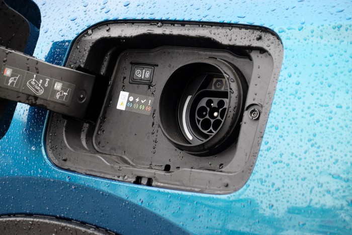 Ilyen autók menthetik meg a világot a SUV-októl 15