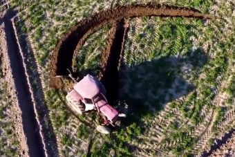 Nincsenek szavak arra, mit művelt a traktorral