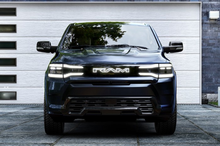 Brutálisan nagy akkucsomagot kapott ez a villanyautó 6