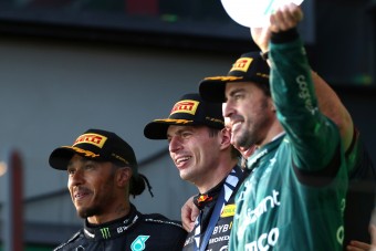 Csak Verstappenék élték túl az F1 agymenését