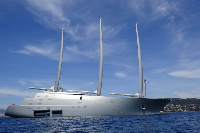 Egy ország is alig bírja fizetni ezt a luxushajót