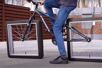 Nem optikai csalódás, a szögletes kerekű bringa tényleg 