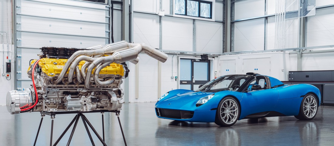 Levágták egy 600 milliós sportkocsi tetejét