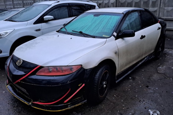 Ez a Mazda6 jobban járt volna, ha csak simán elrohad