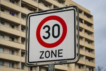 Életet ment a 30 km/órás korlátozás egy kutatás szerint
