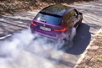 Így szól az új BMW M3 kombi teli gázon!