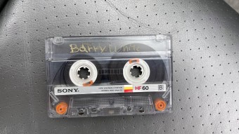 A kazetta ajándék, de az autó, amihez tartozik, röpke 390 milliót ér