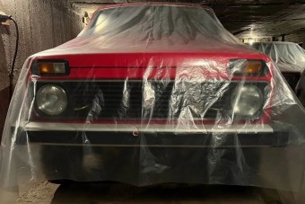 100 millióért árulnak egy patika Lada Nivát