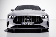 Épp csak változik a Mercedes négyajtós sportkupéja 19