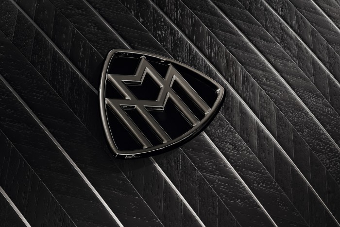 A sötét mágiához fordult a luxusautók gyártója 8