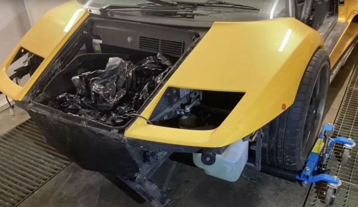 Legendás Lamborghinit loptak léhűtő lókötők 3