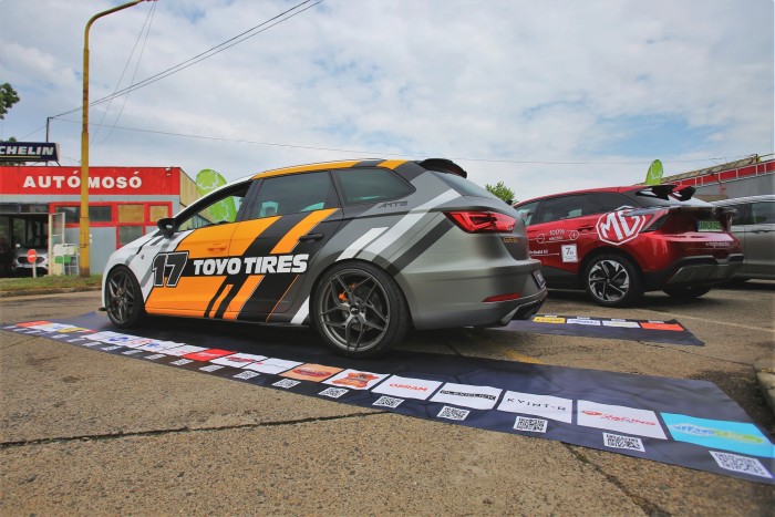 Egy hölgy nyerte az AMTS nyereményautóját, már át is vette! 6