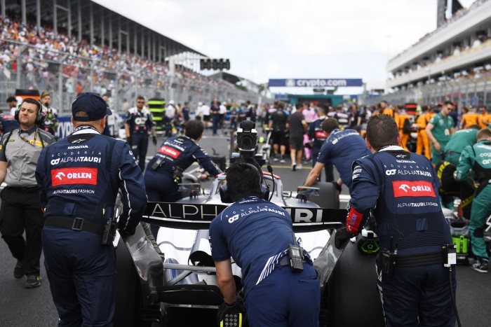 A csapatok bezárnák a Forma-1 kapuját 4