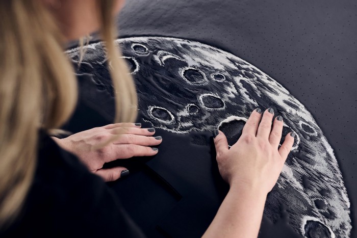 Az űr határára visz el a Rolls-Royce 7