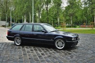 Ez a BMW szinte nem létezik. És most vezettem! 28