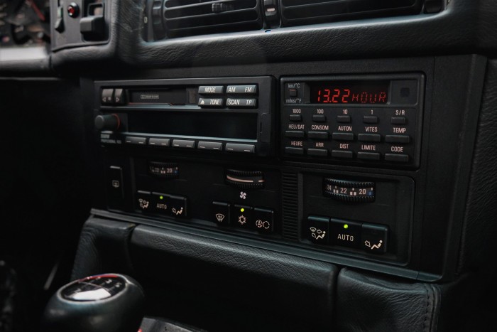 Ez a BMW szinte nem létezik. És most vezettem! 13