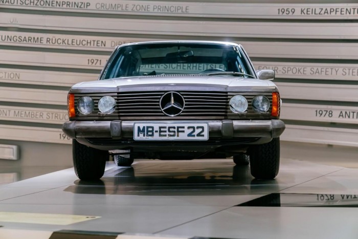 Ez a furcsa tanulmány minden modern, biztonságos Mercedes ősatyja 3 | Vezess Ez a furcsa tanulmány minden modern, biztonságos Mercedes ősatyja 3