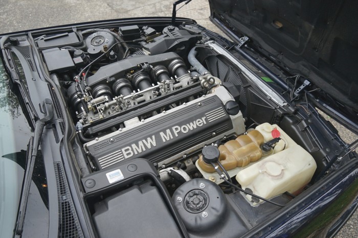 Ez a BMW szinte nem létezik. És most vezettem! 14