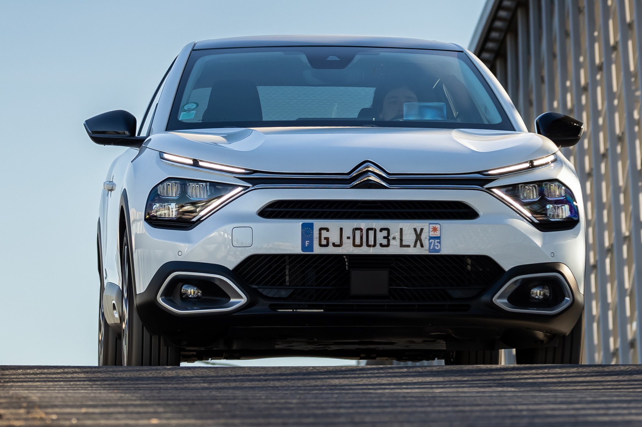 Megduplázza motorválasztékát a családi villany-Citroën 6