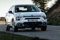 Megduplázza motorválasztékát a családi villany-Citroën 30