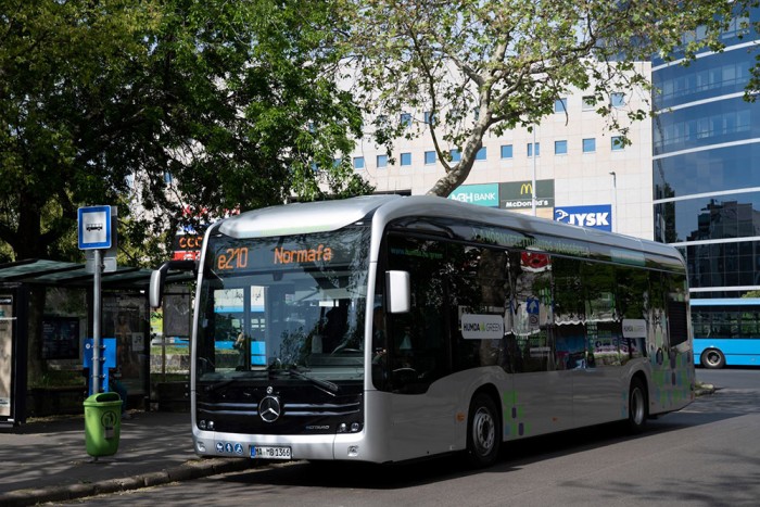 Modern elektromos buszt tesztelnek Budapesten