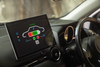 Már elkezdték építeni az utat, ami tölti az elektromos autókat