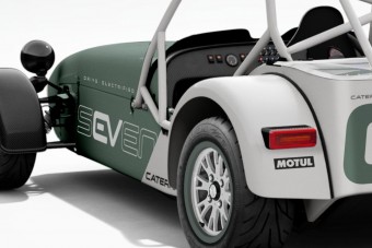 Villanymotort kaphat az ikonikus sportkocsi