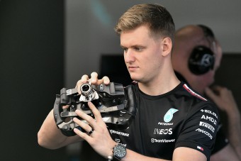 Tovább halványulnak Schumacher F1-es esélyei