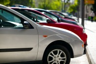 Amíg elment nyaralni, mozgássérült parkolót festettek fel az autója köré, négyszer is megbüntették 1 Amíg elment nyaralni, mozgássérült parkolót festettek fel az autója köré, négyszer is megbüntették 1