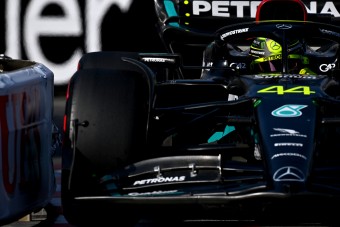 F1: Hamilton döntése hátráltatta a Mercedest