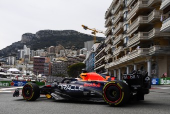 F1: Eső és meglepetésdobogó Monacóban