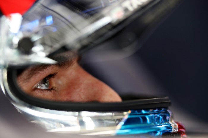 Az életük múlik ezen 300 felett, így oldják meg 1