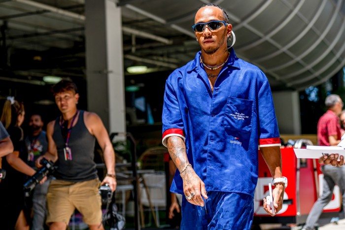 F1: Hamiltont idegesíti, hogy Verstappen többet keres nála