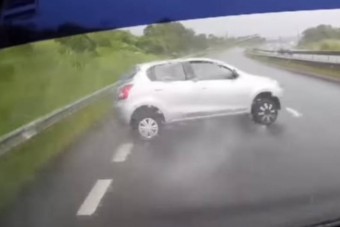 Ebben az esőben zúzol a jól megszokott 150-nel az autópályán? Óriási hiba!