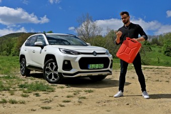 Kevesebbet eszik a Suzuki Across mint egy Vitara!