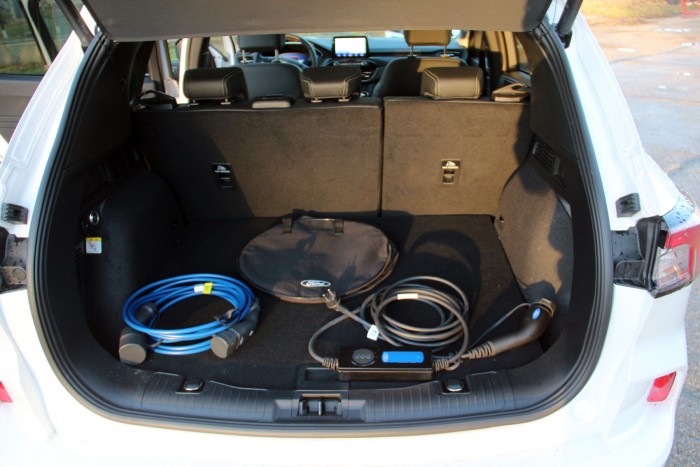 Hibrid Fordot a Toyota helyett? 8