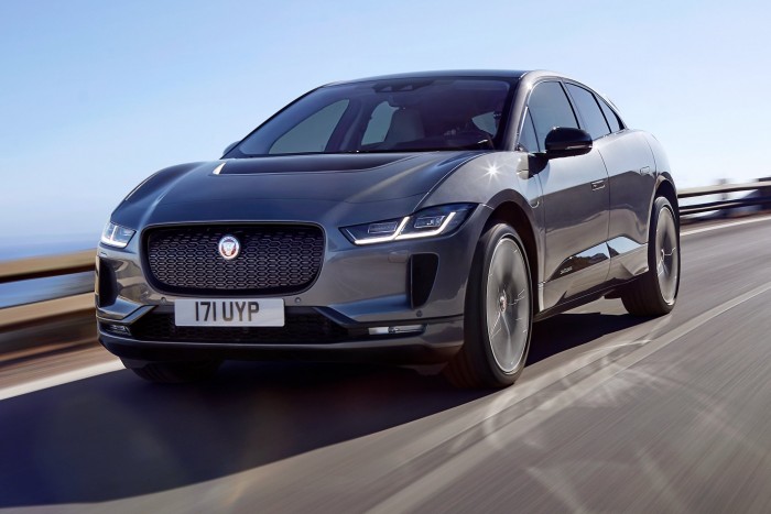 Hanyagul szereltek össze magyar gyártású autókat 12