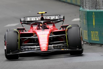 F1: Sainz beleállt a Ferrariba, magyarázkodnia kellett