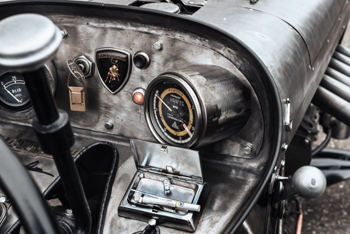 180 millióért eladó egy csigalassú Lamborghini dízelmotorral 2