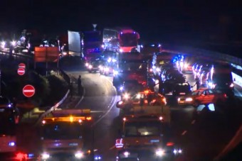 Több tucat autó hajtott át az M0-son elgázolt idős férfin