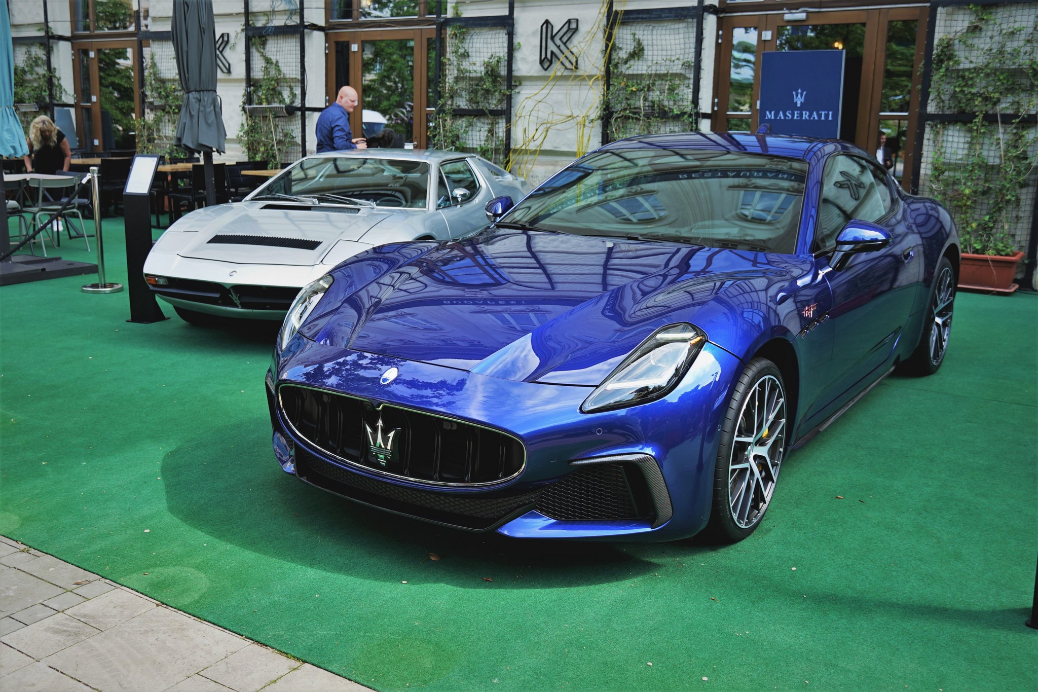 Magyarországon az új, 100 milliós Maserati sportkocsi! 1