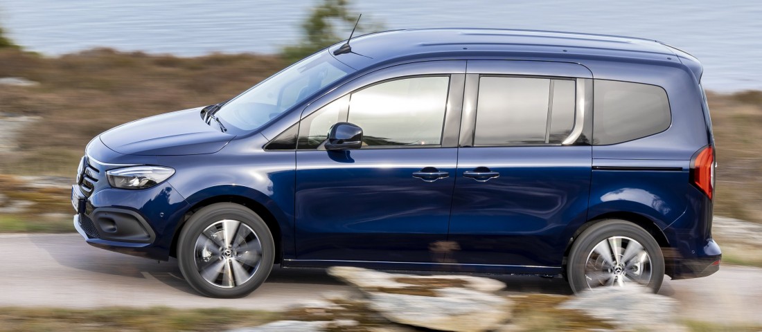 Praktikus villanyautó a Mercedestől