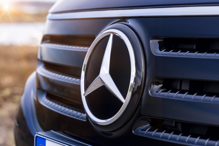 Gyári videókon a Mercedes EQT