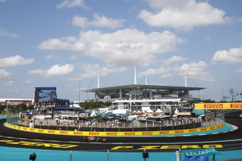 F1: Betlizett Hamilton, Leclerc és Verstappen a miami időmérőn