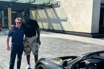 1800 lóerős sportautót újított be a kosárlegenda